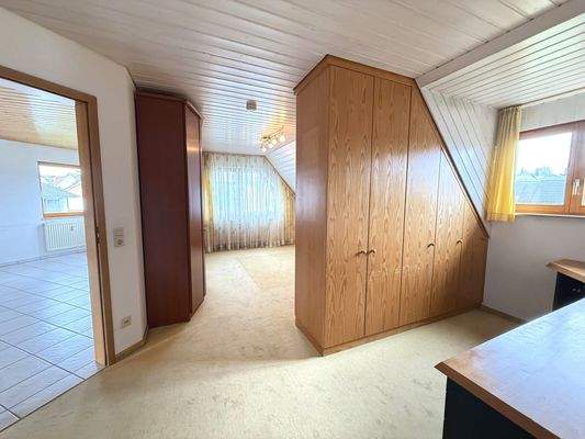 Schlafzimmer und Ankleide