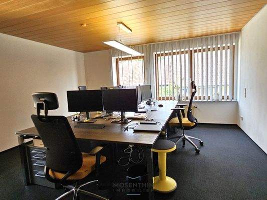 Büro im OG