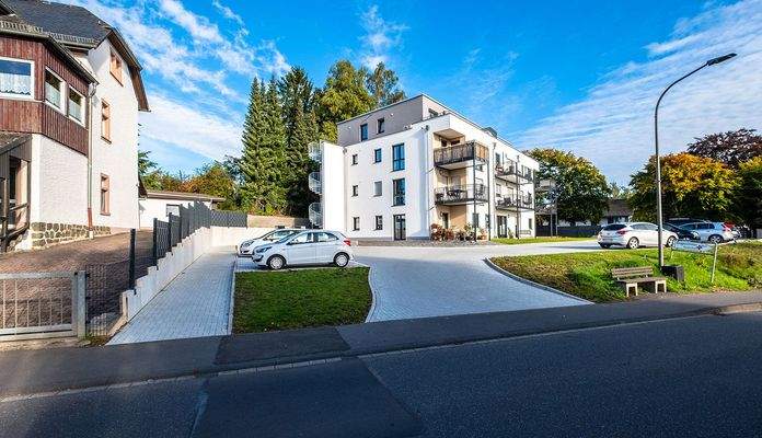 Straßenansicht Gebäude