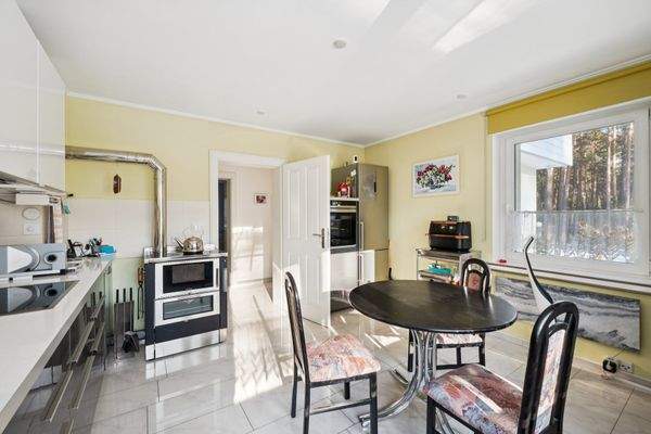 Küche mit Essbereich