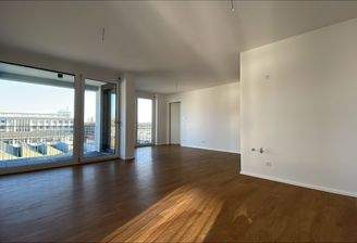 Wohn- Essbereich mit Loggia Ost.jpg