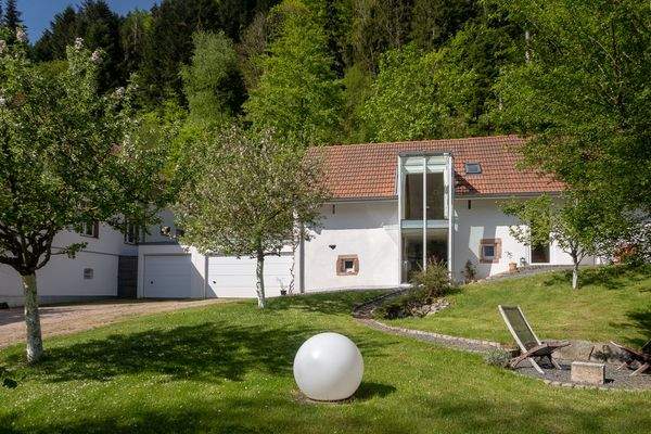 Hausansicht vom Garten