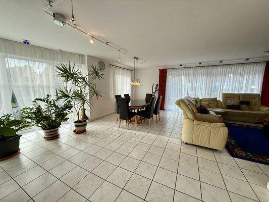 Wohn-/ Esszimmer - EG