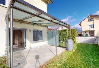 Terrasse mit Garten