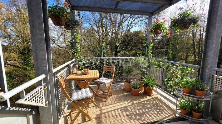 Als Beispiel, wie schön man den Balkon gestalten kann