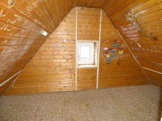 Stauraum im Spitzboden