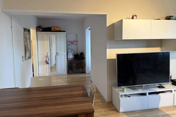 Wohnzimmer mit Essbereich