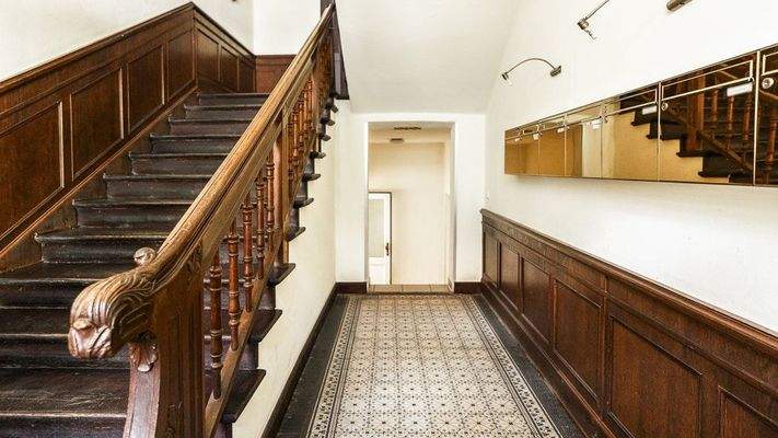 Stilvolles Entrée, Fliesenornamente als architektonisches Highlight