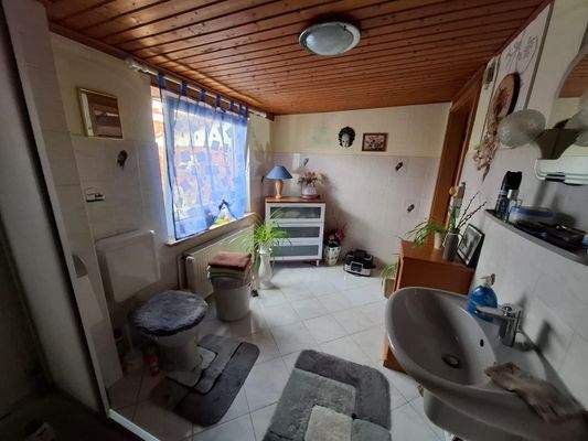 Badezimmer mit Dusche