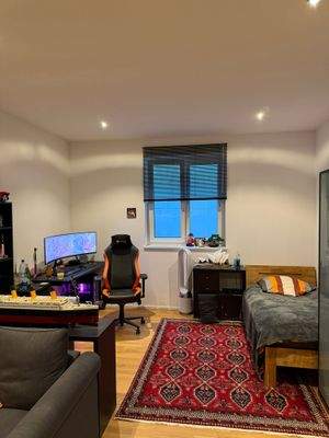 Zimmer Souterrain.JPEG