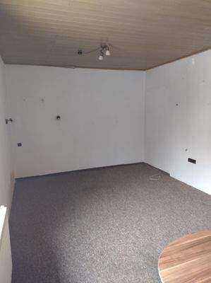 OG- Das geräumige Wohnzimmer.jpg