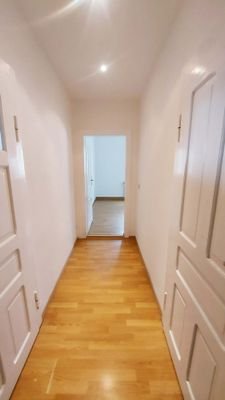 Wohnung 3_OG hinten_1_Flur 2.jpg