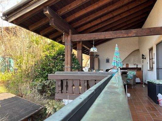 4-Zi.-Mais.-Whg., Balkon u. Freisitz