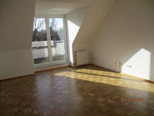 Wohnzimmer mit Ausgang zur Loggia