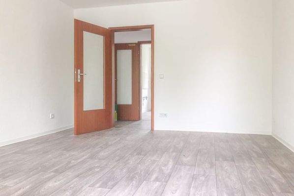 Wohnzimmer_Blick zur Tür