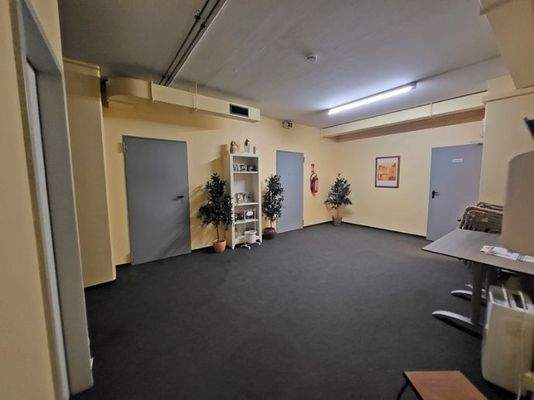 Untergeschoss (Lager + WC's)