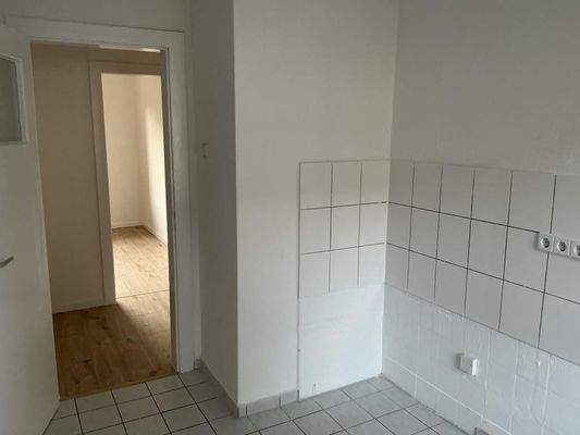 Küche_Blick_zum_Flur