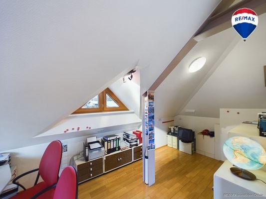 RE:MAX Immobilien DeLux versteckter raum