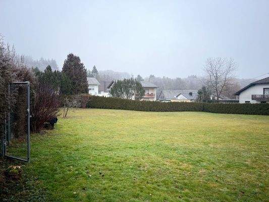 Grundstück Vorderansicht rechts