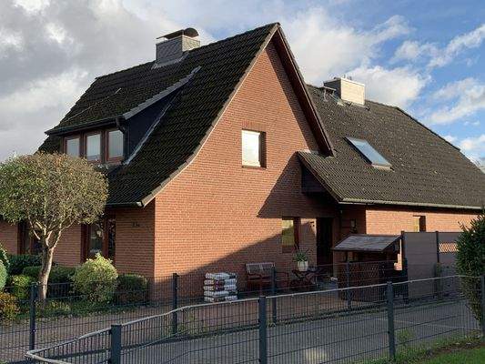 Seitenansicht Altbau mit Anbau