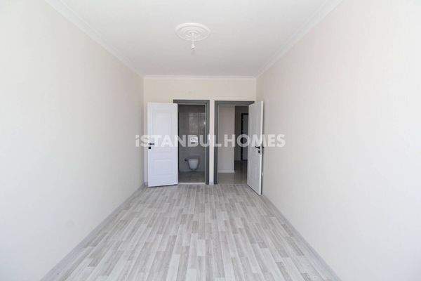 New Build Apartment Near Amenities in Eyupsultan Istanbul