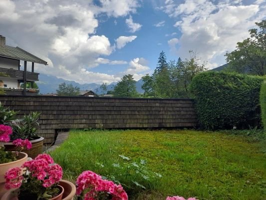 Terrasse mit Gartenanteil