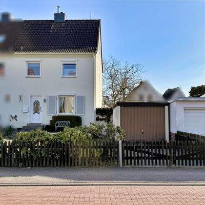 Frontansicht mit Garage