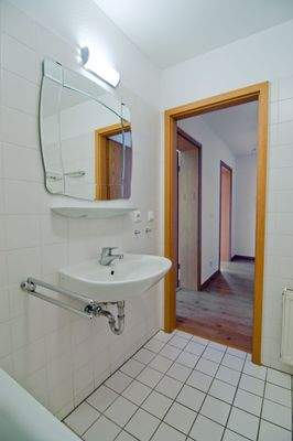 1052-18 Bick Bad-Flur.jpg