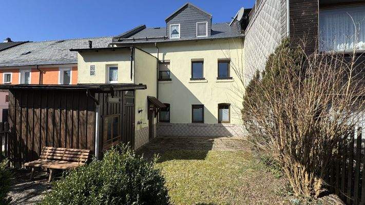 Rückansicht mit Garten