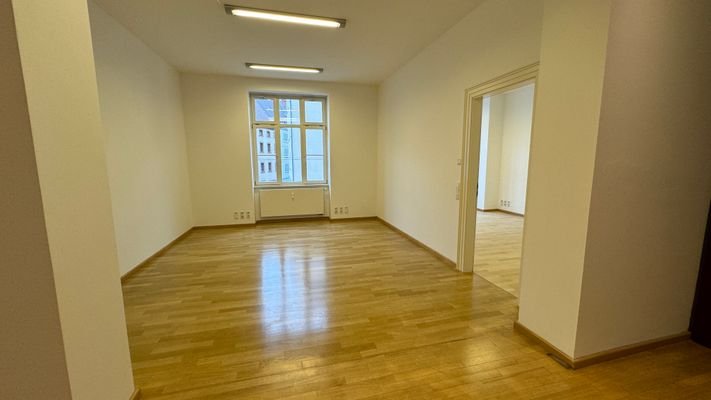 Raum 2 - Größe 18,74 m²