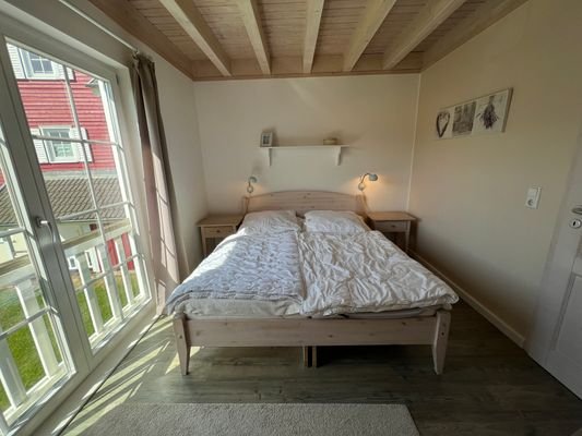 Schlafzimmer 1