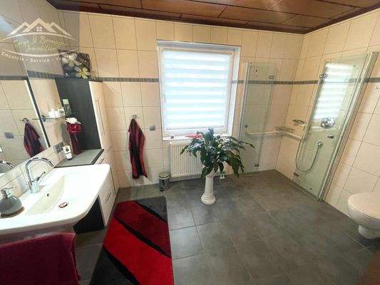 Barrierefreies Duschbad EG