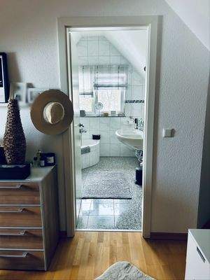 Blick in das Badezimmer 