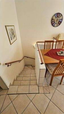 Treppe vom Hochparterre zum KG