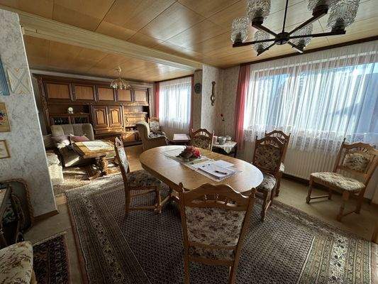 8 Wohn- und Essbereich EG.jpg