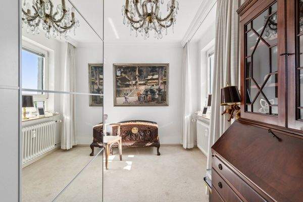 Ein weiteres Zimmer kann als Home-Office oder Gästezimmer genutzt werden