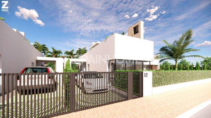 Detached 3-Bedroom Houses with Private Pools in Los Alcázares Murcia