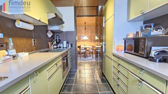 Küche und Esszimmer