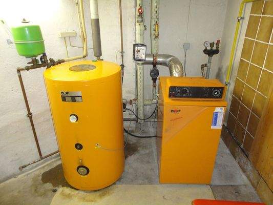 Heizung mit Warmwasserspeicher