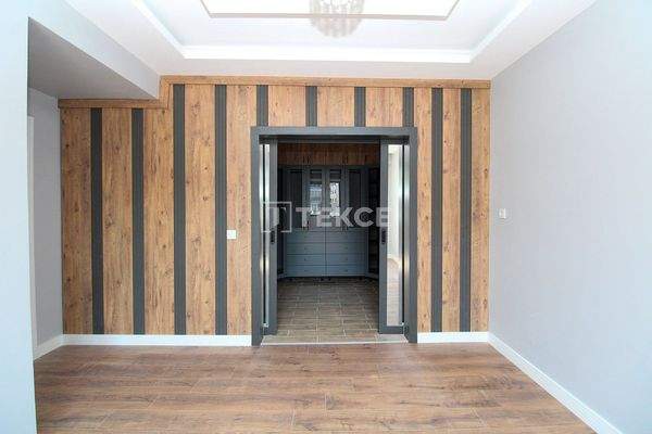 Spacious Properties with Balconies in a Complex in Yalova