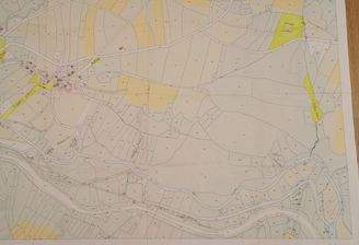 Hofstelle u. opt. Waldgrundstk