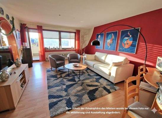 Wohnraum mit offenem Durchgang zu Essen