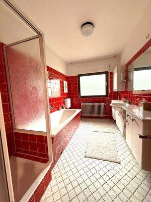 Tageslicht-Badezimmer EG