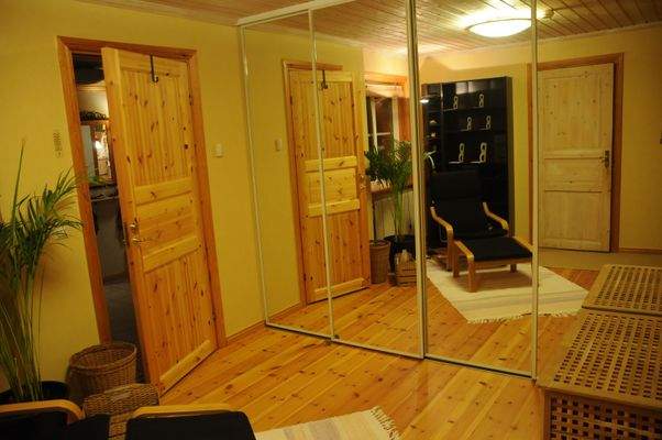 Garderobe (Spiegeltüren inklusive)