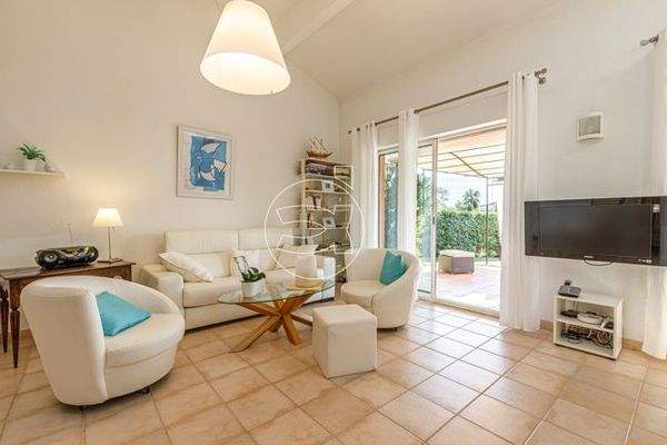 Haus in Roquebrune-sur-Argens