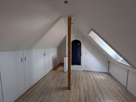 Ankleidezimmer, Blick auf HWR