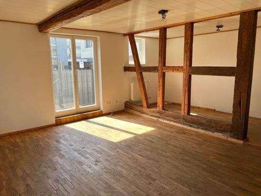 Wohnzimmer mit Holzbalken