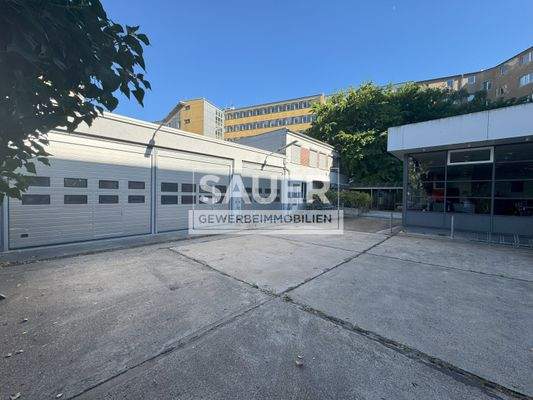 Andienung Garagen-/Lagergebäude