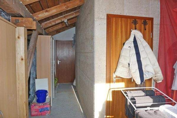 Speicher: Mit den Zugängen zu den 2 DG-Zimmern