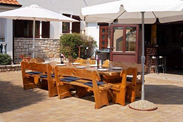 Exklusives Apartmenthaus mit Meerblick in Kaštelir